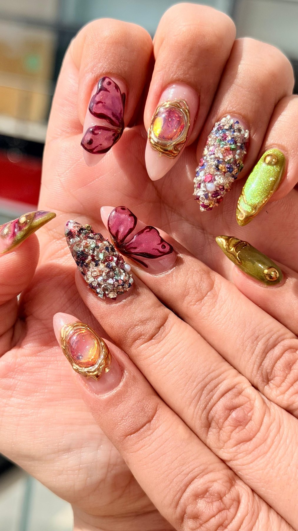 Manicura Antheia con diseño autor